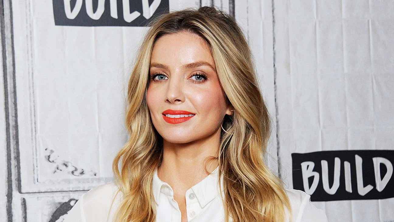 Annabelle Wallis