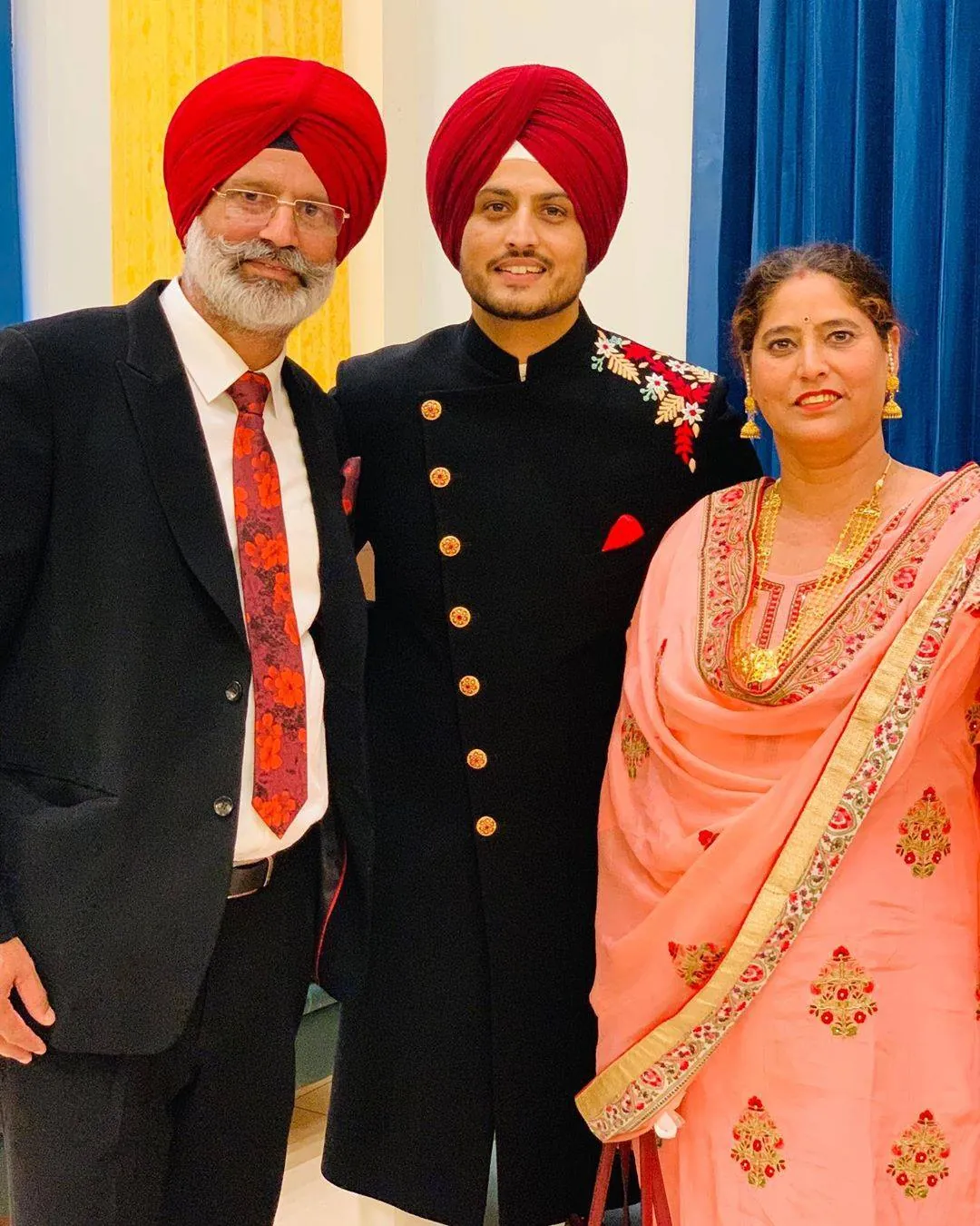 Gurnam Bhullar With His Father And Mother